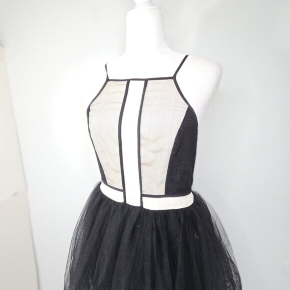 BCBGeneration Black White Lace Tulle Raceback Mini Party Prom Dress - Picture 7 of 13